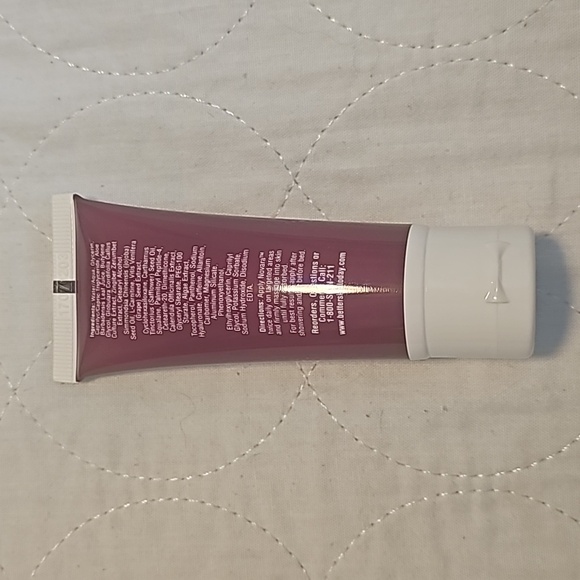 Novara Cellulite & Stretch Mark Treatment 1.4 oz. - Picture 8 of 8